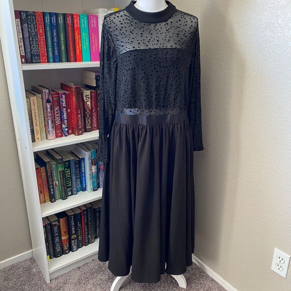 TORRID Black Flocked Star Mock Neck Midi Dress Size 18 - Picture 4 of 12